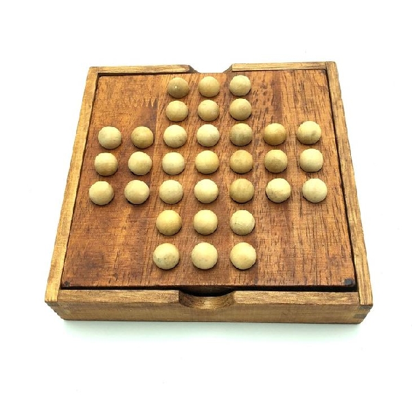 JUEGO DE MESA SOLITARIO
